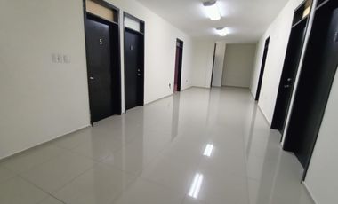 Oficinas de 15 m² con baño propio en el Fracc. Reforma. Incluye agua