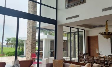 Isla Mocoli, Vendo Hermosa Casa de Lujo con Piscina y Jacuzzi
