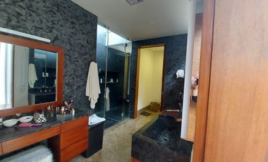 Isla Mocoli, Vendo Hermosa Casa de Lujo con Piscina y Jacuzzi