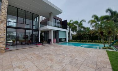 Isla Mocoli, Vendo Hermosa Casa de Lujo con Piscina y Jacuzzi