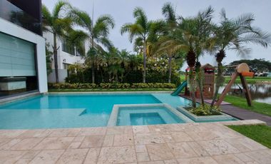 Isla Mocoli, Vendo Hermosa Casa de Lujo con Piscina y Jacuzzi