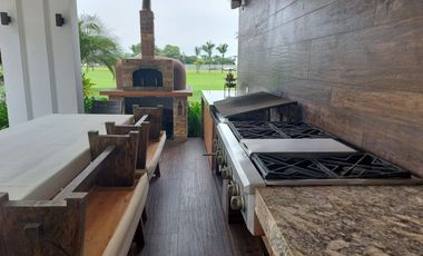 Isla Mocoli, Vendo Hermosa Casa de Lujo con Piscina y Jacuzzi