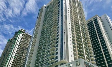 2 Bedroom Corner Unit with 1 Parking Slot For Sale in One Maridien, High Street South, BGC