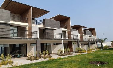 SE VENDE Casa en condominio con Alberca Xochitepec