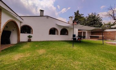 Casa en venta en Ixtapan de la Sal, San Gaspar, Amplio Jardin, una sola planta