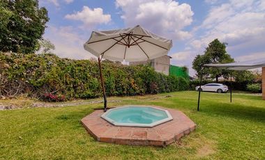 Casa en venta en Ixtapan de la Sal, San Gaspar, Amplio Jardin, una sola planta