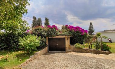 Casa en venta en Ixtapan de la Sal, San Gaspar, Amplio Jardin, una sola planta