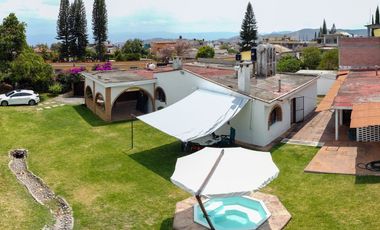 Casa en venta en Ixtapan de la Sal, San Gaspar, Amplio Jardin, una sola planta