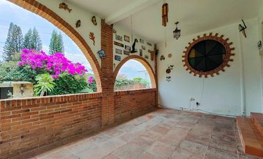 Casa en venta en Ixtapan de la Sal, San Gaspar, Amplio Jardin, una sola planta