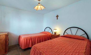 Casa en venta en Ixtapan de la Sal, San Gaspar, Amplio Jardin, una sola planta