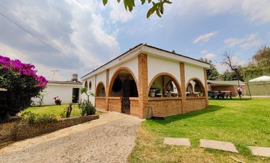 Casa en venta en Ixtapan de la Sal, San Gaspar, Amplio Jardin, una sola planta