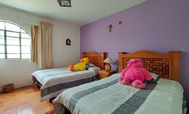 Casa en venta en Ixtapan de la Sal, San Gaspar, Amplio Jardin, una sola planta
