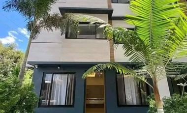 Affordable Townhouse in San Juan near Aquinas Dominican Church
