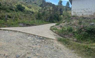 VENDO LOTE  CON DOS EXPLANACIONES, EN LA VEREDA LA AGUADA EN BARBOSA ANTIOQUIA.