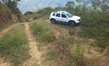 VENDO LOTE  CON DOS EXPLANACIONES, EN LA VEREDA LA AGUADA EN BARBOSA ANTIOQUIA.