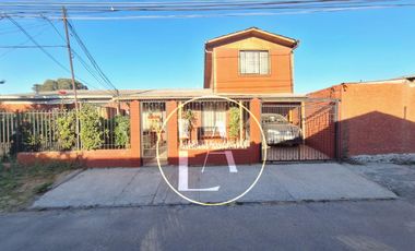 Casa en venta Isabel Riquelme con Santa Rosa,  5 dormitorios 1 baño 1 estacionamiento $ 145.000.000.-