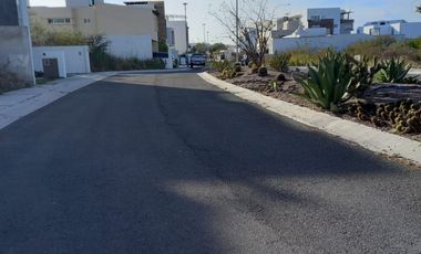 VENDO CASA IMPECABLE EN CONDOMINIO MAGUEY FRACCIONAMIENTO ZIBATÁ