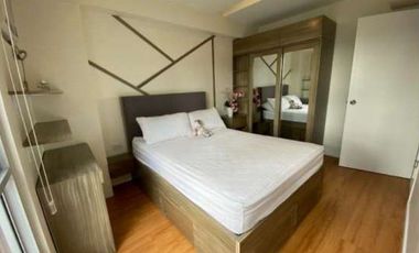 AVIDA VERTE BGC Uptown mall upgraded one bedroom with parking RUSH SALE