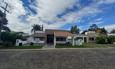 CASA EN VENTA EN FRACCIONAMIENTO LOMAS DE COCOYOC MORELOS