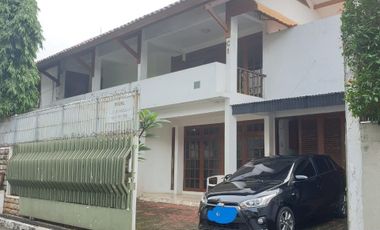House for Sale, 3 Bedroom with Pool - in North Cipete, South Jakarta