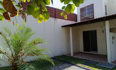 Casa en venta en Xochitepec Morelos, a 4 km de la autopista Acapulco Cuernavaca, Residencial Real Santa Fe II II.