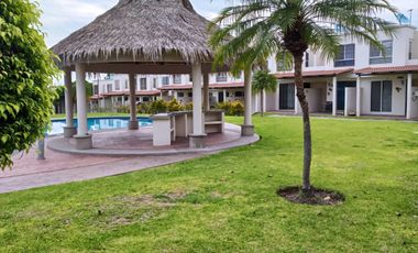 Casa en venta en Xochitepec Morelos, a 4 km de la autopista Acapulco Cuernavaca, Residencial Real Santa Fe II II.