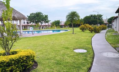 Casa en venta en Xochitepec Morelos, a 4 km de la autopista Acapulco Cuernavaca, Residencial Real Santa Fe II II.