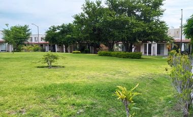 Casa en venta en Xochitepec Morelos, a 4 km de la autopista Acapulco Cuernavaca, Residencial Real Santa Fe II II.