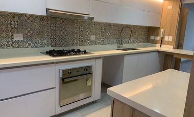 LINDO Y COMODO APARTAMENTO. EXCELENTE UBICACION