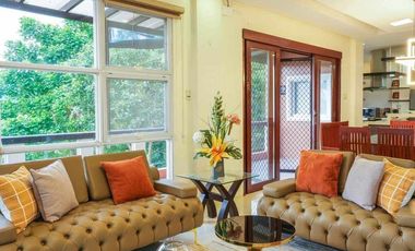 Income Generating Luxury and Spacioius Villa/H&L for Sale in Tagaytay City!