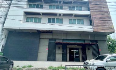 For sale 4.5-storey Office Building on Ratchadaphisek Road Usable Area of 1,500 sq.m. near MRT Lat Phrao, MRT Ratchadaphisek