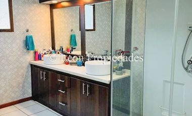 Leon Propiedades vende parcela con casa en Cuyuncavi, Curacaví.