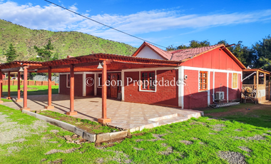 Leon Propiedades vende parcela con casa en Cuyuncavi, Curacaví.