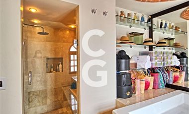 Casa en Venta en Cancun en SM 43 con Enorme Alberca y 3 Recamaras