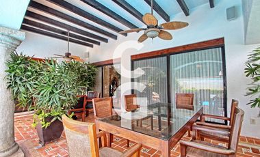 Casa en Venta en Cancun en SM 43 con Enorme Alberca y 3 Recamaras