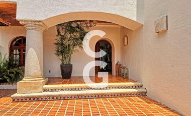 Casa en Venta en Cancun en SM 43 con Enorme Alberca y 3 Recamaras