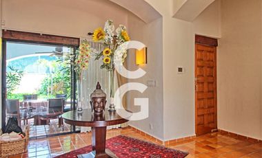 Casa en Venta en Cancun en SM 43 con Enorme Alberca y 3 Recamaras