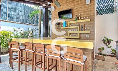 Casa en Venta en Cancun en SM 43 con Enorme Alberca y 3 Recamaras