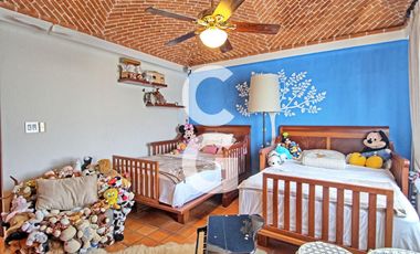 Casa en Venta en Cancun en SM 43 con Enorme Alberca y 3 Recamaras