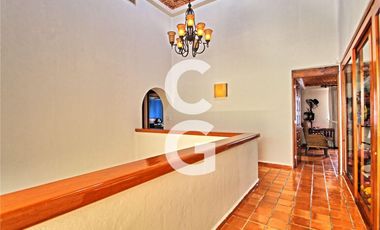 Casa en Venta en Cancun en SM 43 con Enorme Alberca y 3 Recamaras