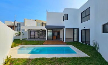 Casa con Alberca, a 1 Cuadra del Mar y ubicada en el Fraccionamiento #LomasdelSol HERMOSA Y MODERNA