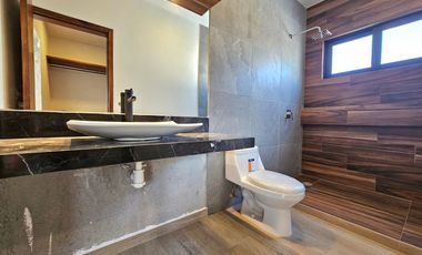 Casa con Alberca, a 1 Cuadra del Mar y ubicada en el Fraccionamiento #LomasdelSol HERMOSA Y MODERNA