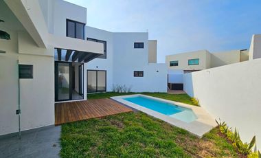 Casa con Alberca, a 1 Cuadra del Mar y ubicada en el Fraccionamiento #LomasdelSol HERMOSA Y MODERNA
