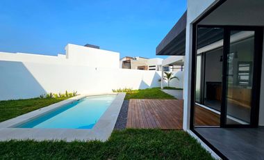 Casa con Alberca, a 1 Cuadra del Mar y ubicada en el Fraccionamiento #LomasdelSol HERMOSA Y MODERNA