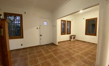 SE VENDE HERMOSA CASA ÑUÑOA