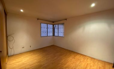 SE VENDE HERMOSA CASA ÑUÑOA