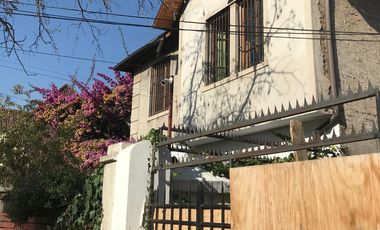 SE VENDE HERMOSA CASA ÑUÑOA