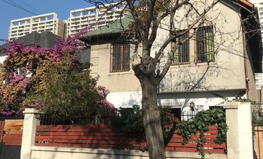SE VENDE HERMOSA CASA ÑUÑOA