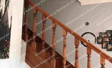 SE VENDE HERMOSA CASA ÑUÑOA