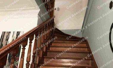 SE VENDE HERMOSA CASA ÑUÑOA